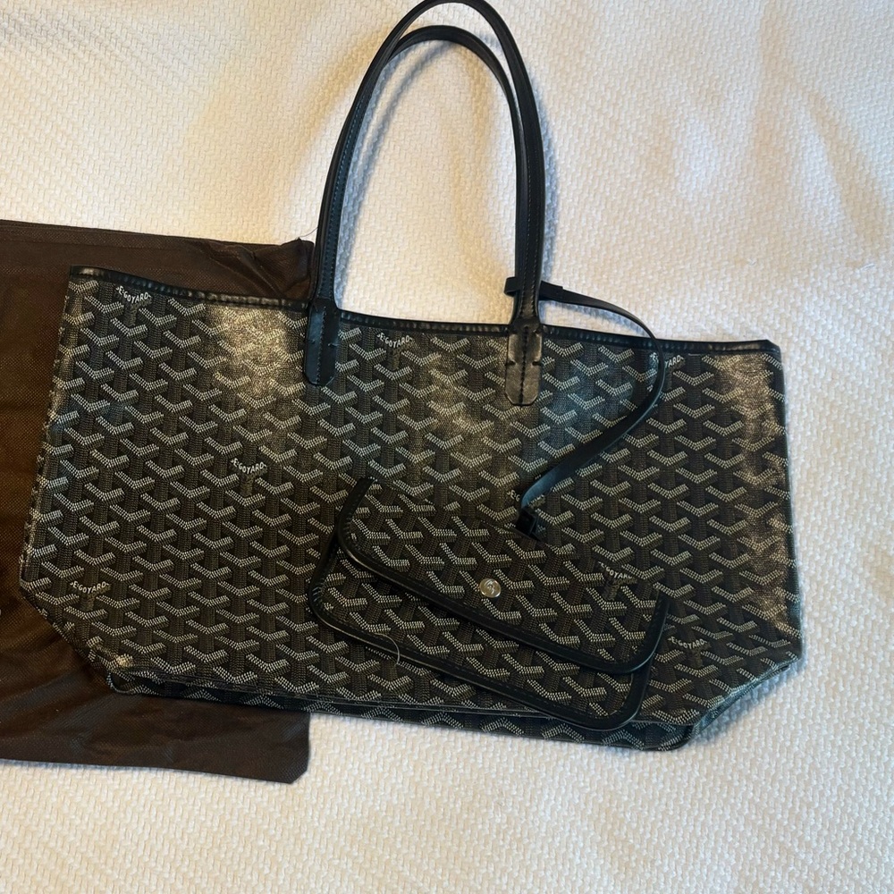 Black tote